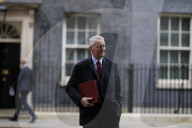 Government ministers attend Cabinet