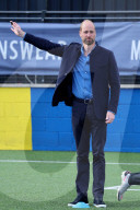 ROYALS - Prinz William bei einem Fußballschiedsrichterlehrgang in Willenhall, UK.
