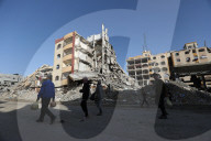 Gazans daily life amidst rubble