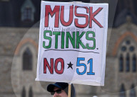 Hundreds Attend 'Elbows Up, Canada!' Rally In Ottawa