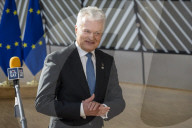 EU leaders discuss Ukraine, defense, and economic strategy at Brussels summit