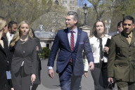 DC: Sec of Def Hegseth hold a White House gaggling