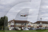 Avianca Boeing 787 Dreamliner Landing In London