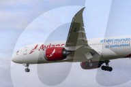 Avianca Boeing 787 Dreamliner Landing In London