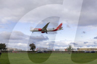 Avianca Boeing 787 Dreamliner Landing In London