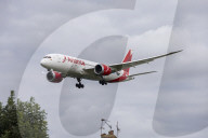 Avianca Boeing 787 Dreamliner Landing In London