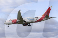 Avianca Boeing 787 Dreamliner Landing In London