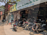Local Motorbike Repair Shop In Hanoi