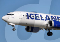 Diverse aircraft landing in Barcelona