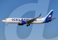 Diverse aircraft landing in Barcelona