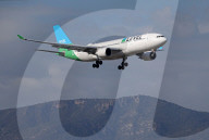 Diverse aircraft landing in Barcelona