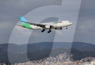 Diverse aircraft landing in Barcelona