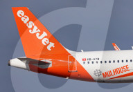 Diverse aircraft landing in Barcelona