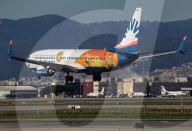 Diverse aircraft landing in Barcelona