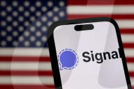 Signal And USA Photo Illustrations
