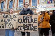 Touluse: Die-in And Gathering Against Deep Cuts In Culture And Public Services