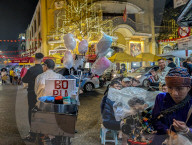 Hanoi Amusement District Old Quartier At Night