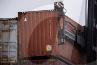 U.S. Consumers Grapple With Trump’s Looming Import Tariffs 