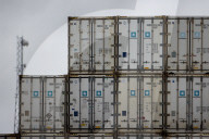 U.S. Consumers Grapple With Trump’s Looming Import Tariffs 