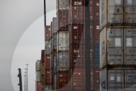 U.S. Consumers Grapple With Trump’s Looming Import Tariffs 