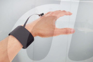 Lightweight wearable for virtual sensations