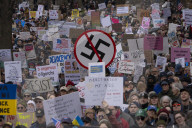 Thousands rally in Boston for ‘Hands Off!’ protest agains Trump and Musk