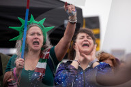 More than 100,000 attend anti-Trump protest in Washington, DC
