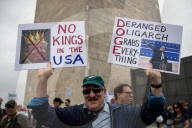 More than 100,000 attend anti-Trump protest in Washington, DC