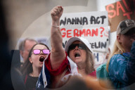 More than 100,000 attend anti-Trump protest in Washington, DC