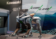 Die nächste Entwicklungsstufe: Kawasaki stellt in Tokio einen reitbaren Roboter-Löwen namens CorLeo vor
