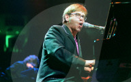 Elton John plays San Jose, 1998