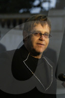 Elton John at AIDS benefit, San Francisco 2002