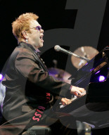 Elton John plays San Jose, 2006