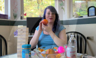 Woman with widest mouth gape