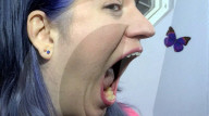 Woman with widest mouth gape