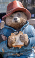 Stolen Paddington Bear statue is returned to Newbury