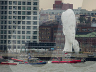Helicopter crashes in Hudson river killing Spanish tourist family