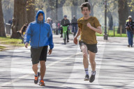 Londoners Enkoy Hottest Day of the Year