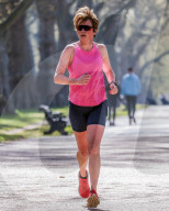 Londoners Enkoy Hottest Day of the Year