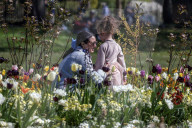 Londoners Enkoy Hottest Day of the Year