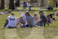 Londoners Enkoy Hottest Day of the Year