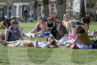 Londoners Enkoy Hottest Day of the Year