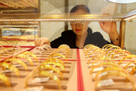 International Gold Futures Prices Rise
