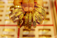 International Gold Futures Prices Rise
