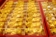 International Gold Futures Prices Rise
