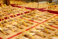 International Gold Futures Prices Rise
