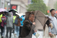 Cold High Winds Sweep Shanghai