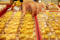 International Gold Futures Prices Rise
