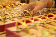 International Gold Futures Prices Rise
