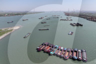 Strong Winds Hit Nanjing